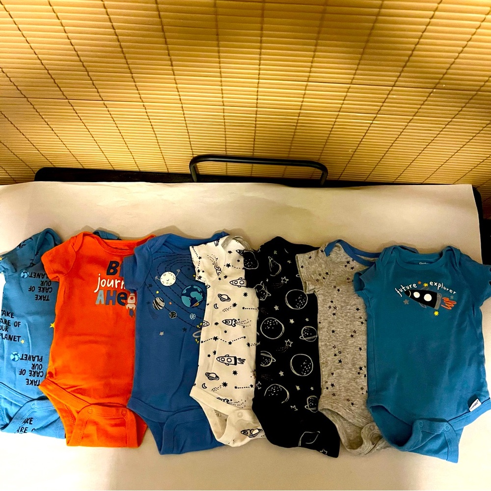 Gerber Outer Space Theme Graphic Print Short Sleeve Onesies (7)